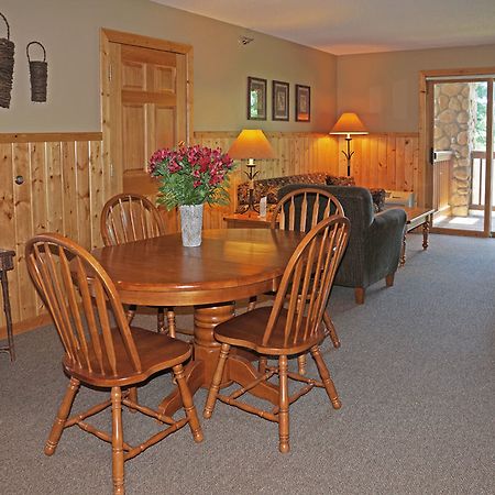 Sugar Lake Lodge Grand Rapids Bagian luar foto