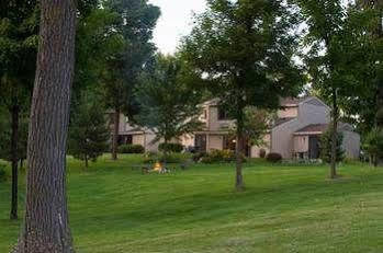Sugar Lake Lodge Grand Rapids Bagian luar foto