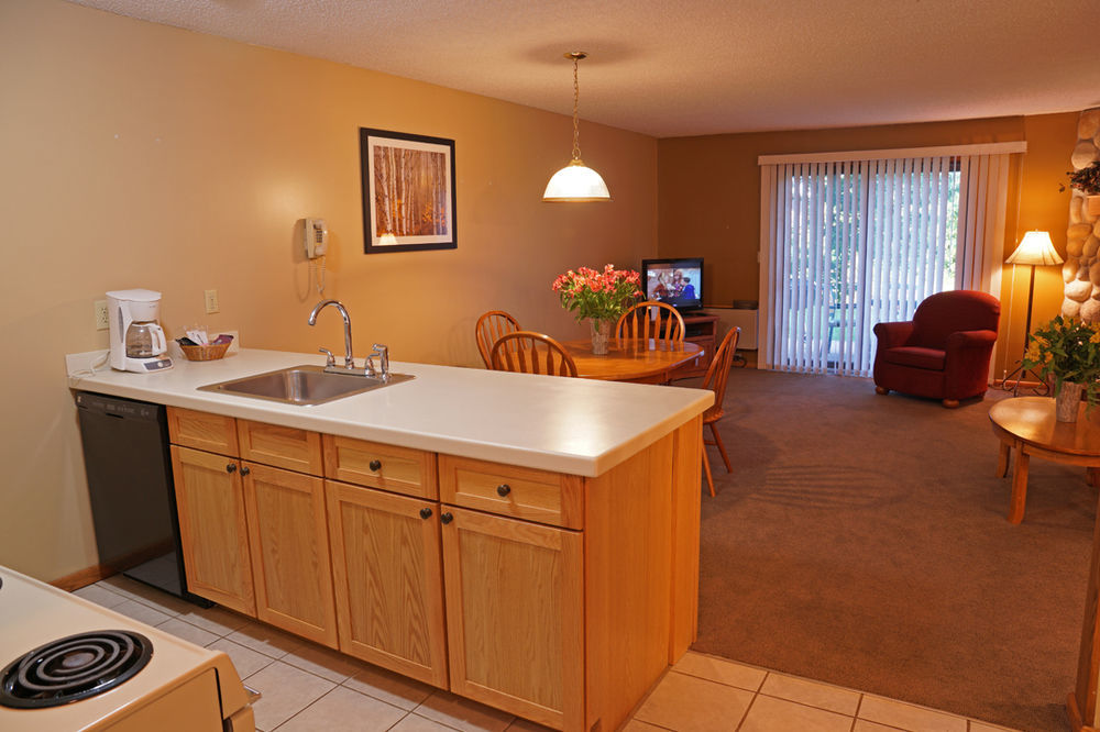 Sugar Lake Lodge Grand Rapids Bagian luar foto