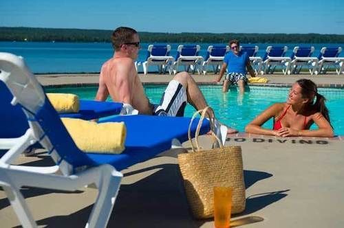 Sugar Lake Lodge Grand Rapids Bagian luar foto